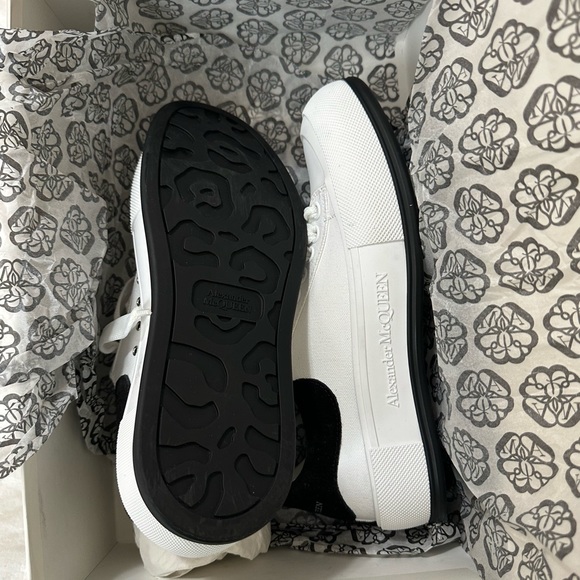 NEW ALEXANDER MCQUEEN SNEAKERS - Picture 6 of 10